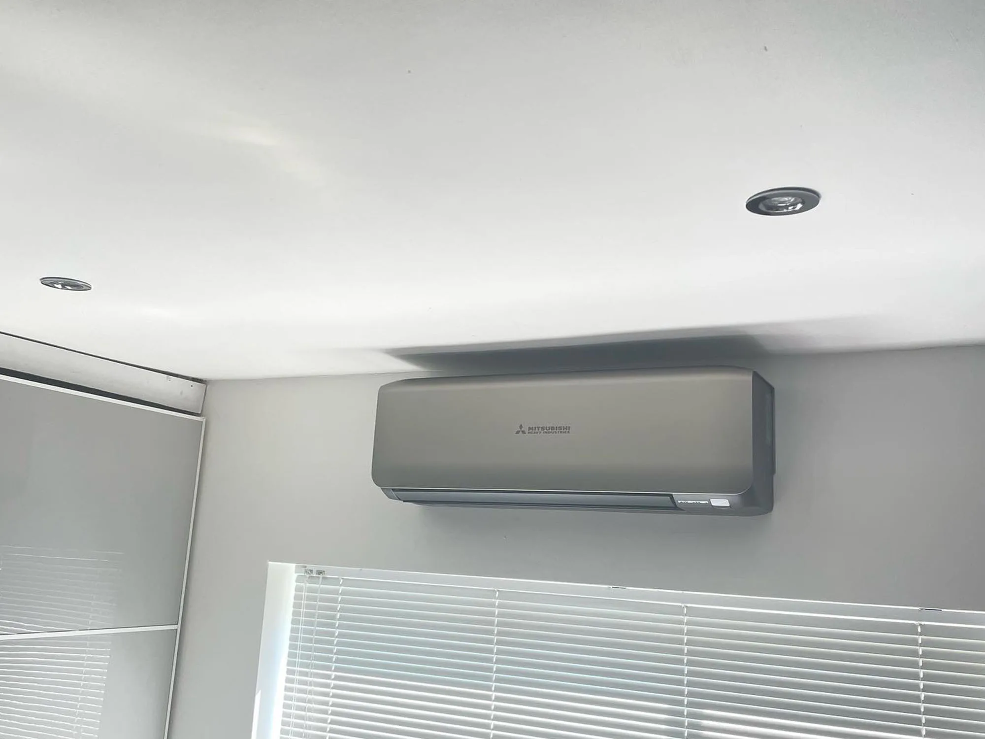 Mitsubishi air con unit