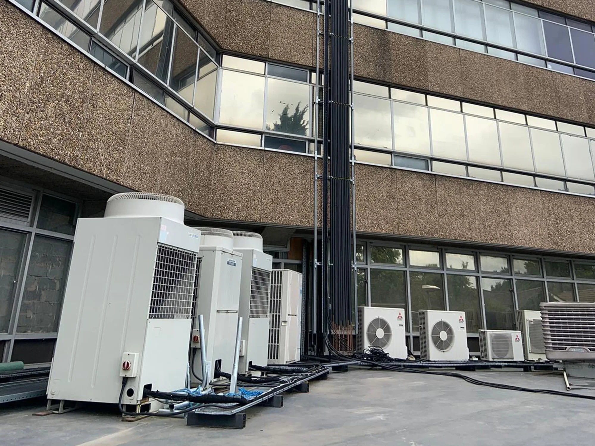 Commercial air conditioning units